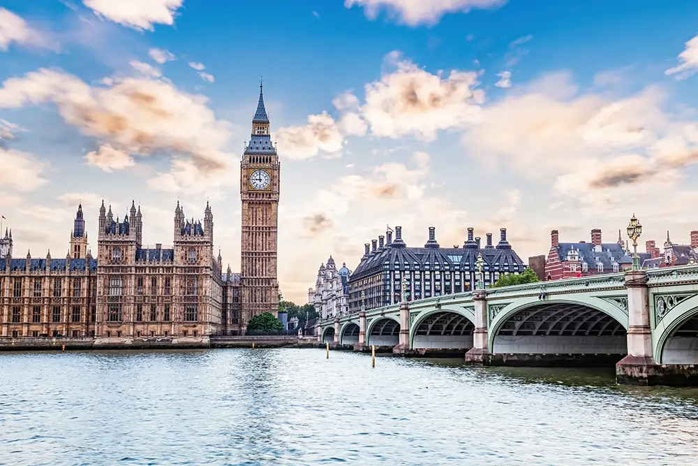 International removals to the United Kingdom